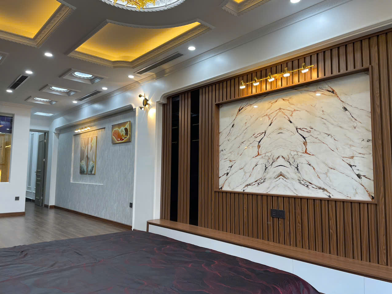 Bán nhà mặt ngõ phố Nguyễn Lam, gần Vinschool, 7 tầng, DT 65m2, MT 3.8m, 2025