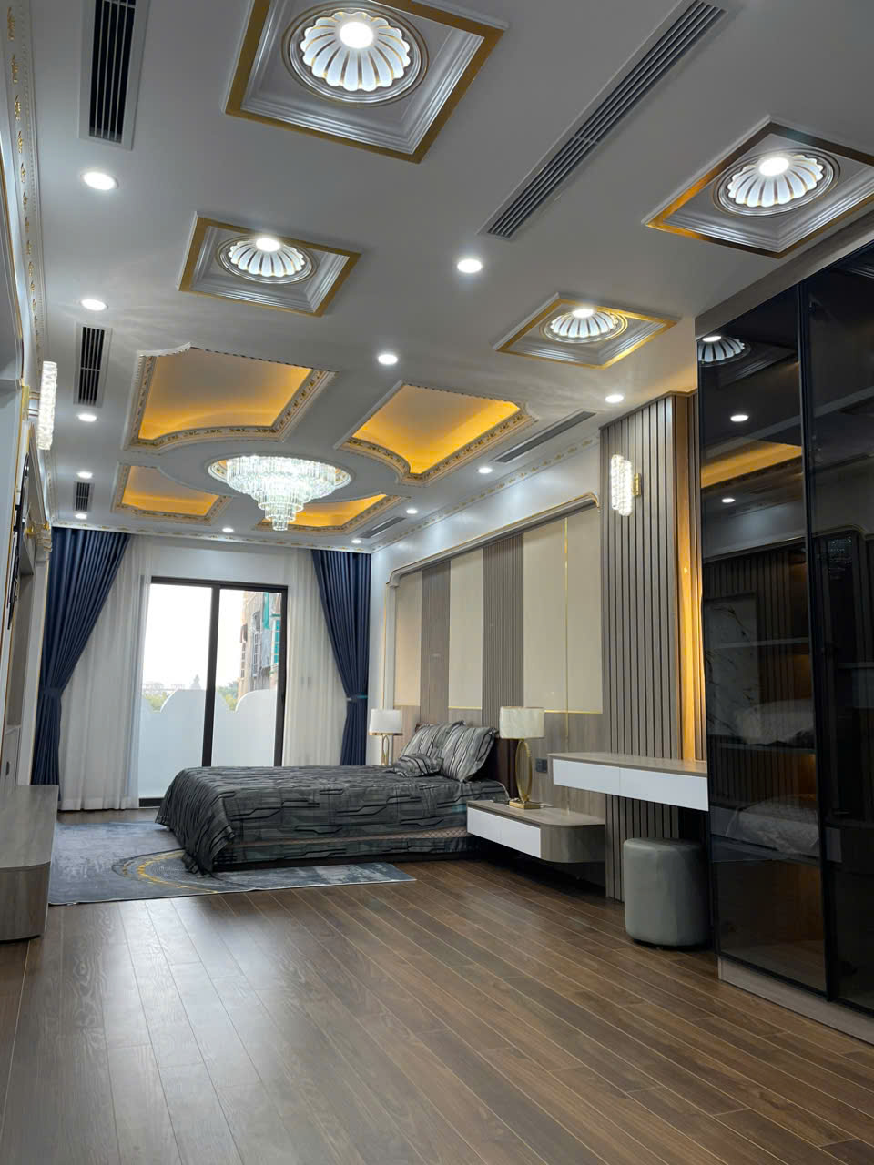 Bán nhà mặt ngõ phố Nguyễn Lam, gần Vinschool, 7 tầng, DT 65m2, MT 3.8m, 2025