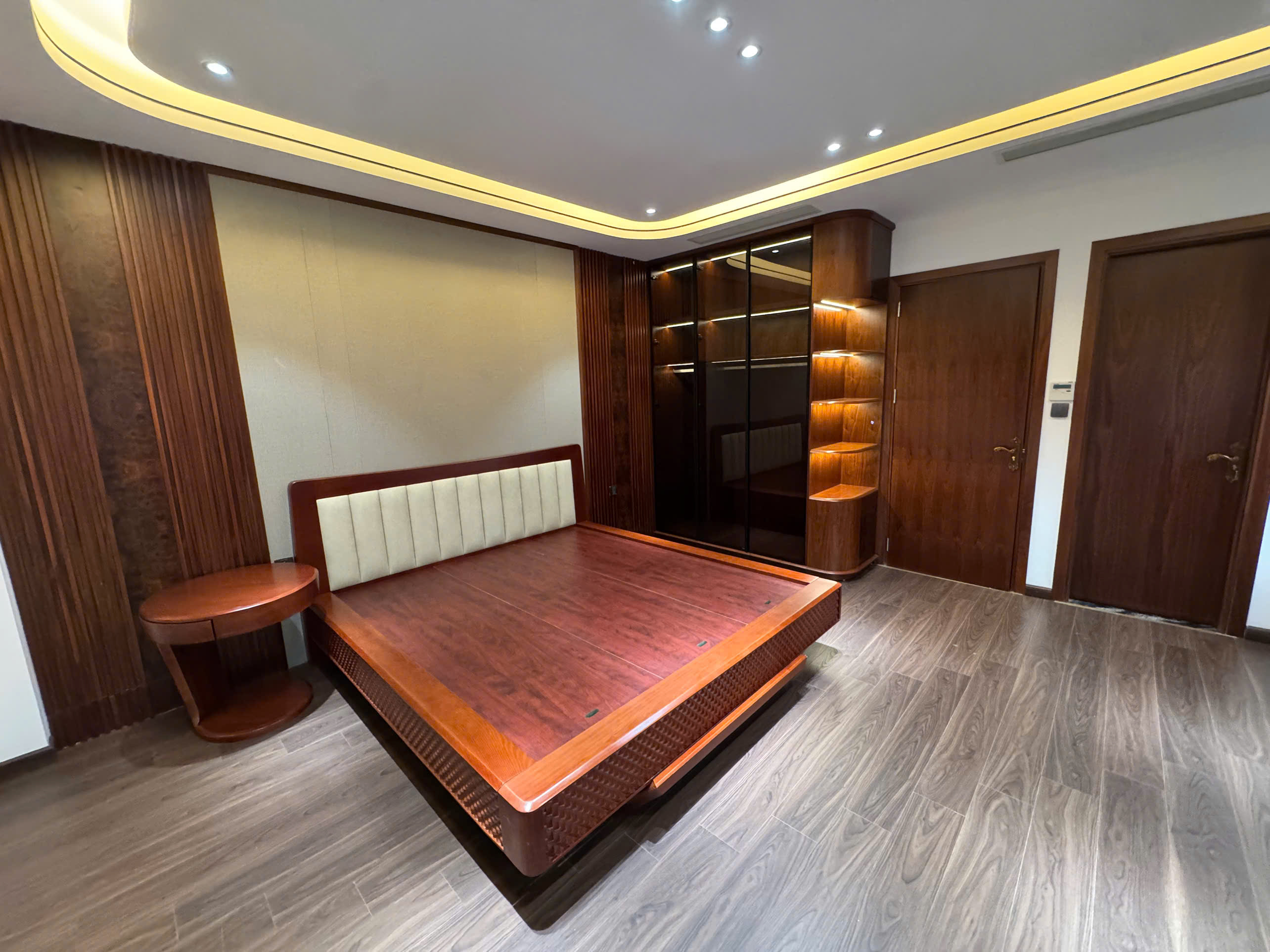 Bán nhà mặt ngõ Phố Nguyễn Thời Trung, 7 tầng, DT 88m2, MT 4.6m, tiện kinh doanh, VP cty