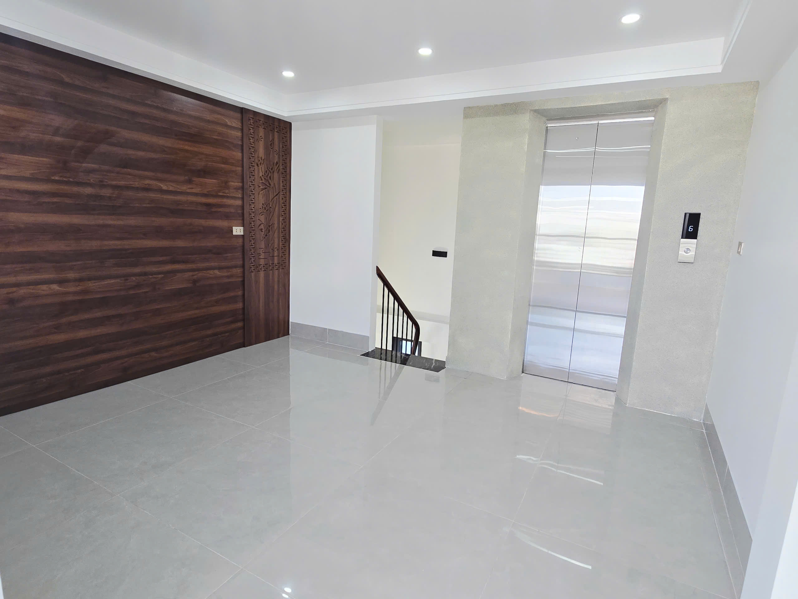 Bán nhà phố Nguyễn Thời Trung, Thạch Bàn, 6 tầng, DT 45m2, MT 4.2m, 3PN, 2026