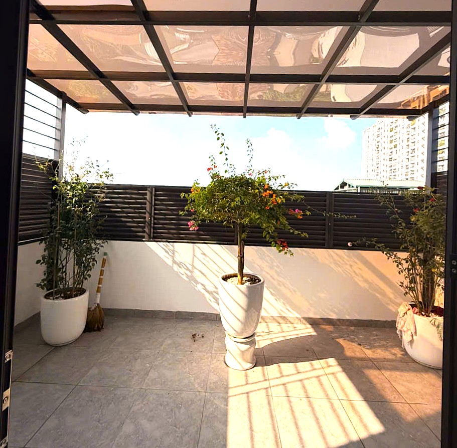 Bán nhà phố Nguyễn Lam, gần Vinschool, 7 tầng, DT 42m2, MT 4.8m, 4PN, full nội thất