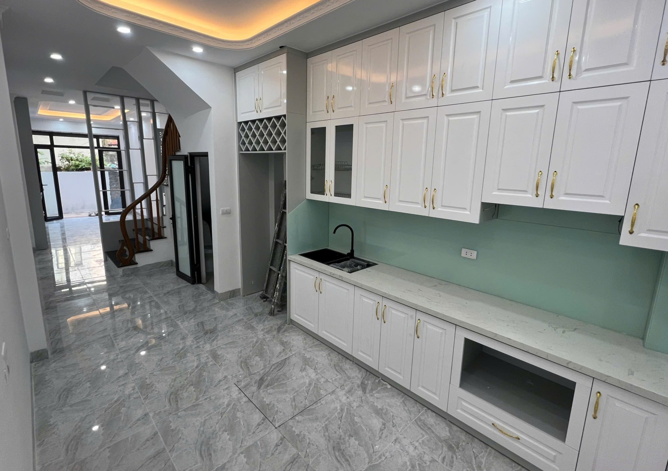 Bán nhà phố Ngọc Trì, gần Hồ Thạch Bàn, 5 tầng, DT 41m2, MT 3.1m, 6PN, SĐCC, 2026