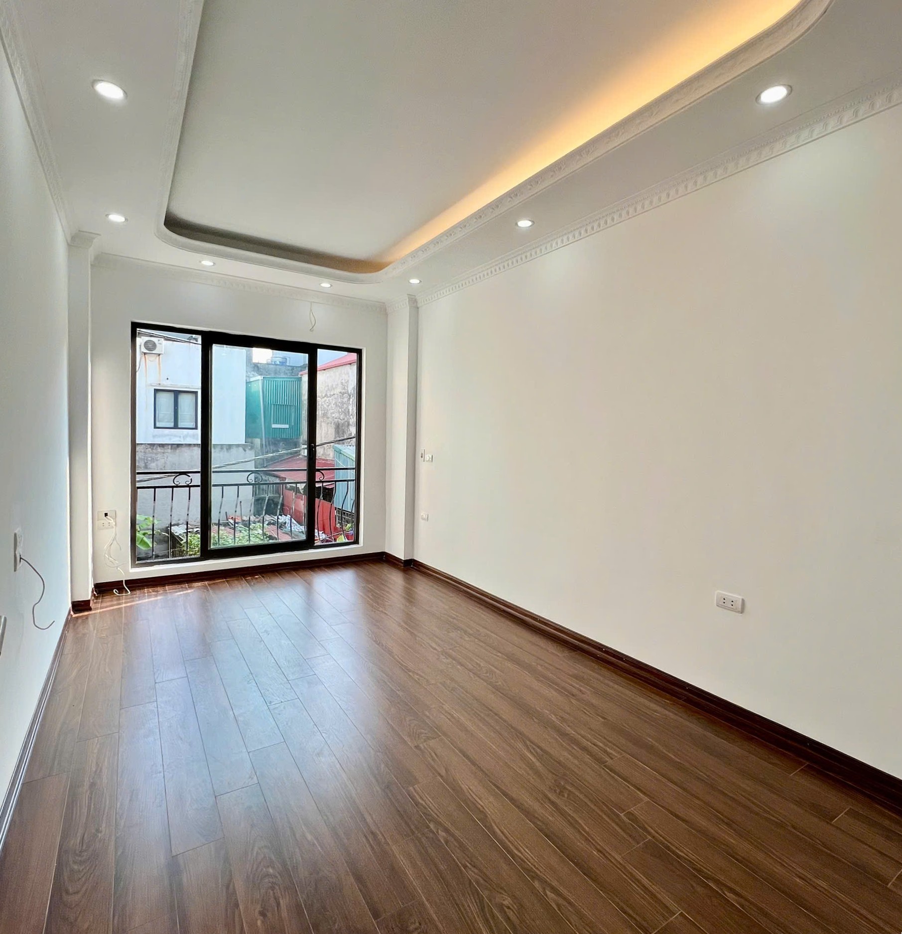 Bán nhà phố Ngọc Trì, gần Hồ Thạch Bàn, 5 tầng, DT 41m2, MT 3.1m, 6PN, SĐCC, 2026