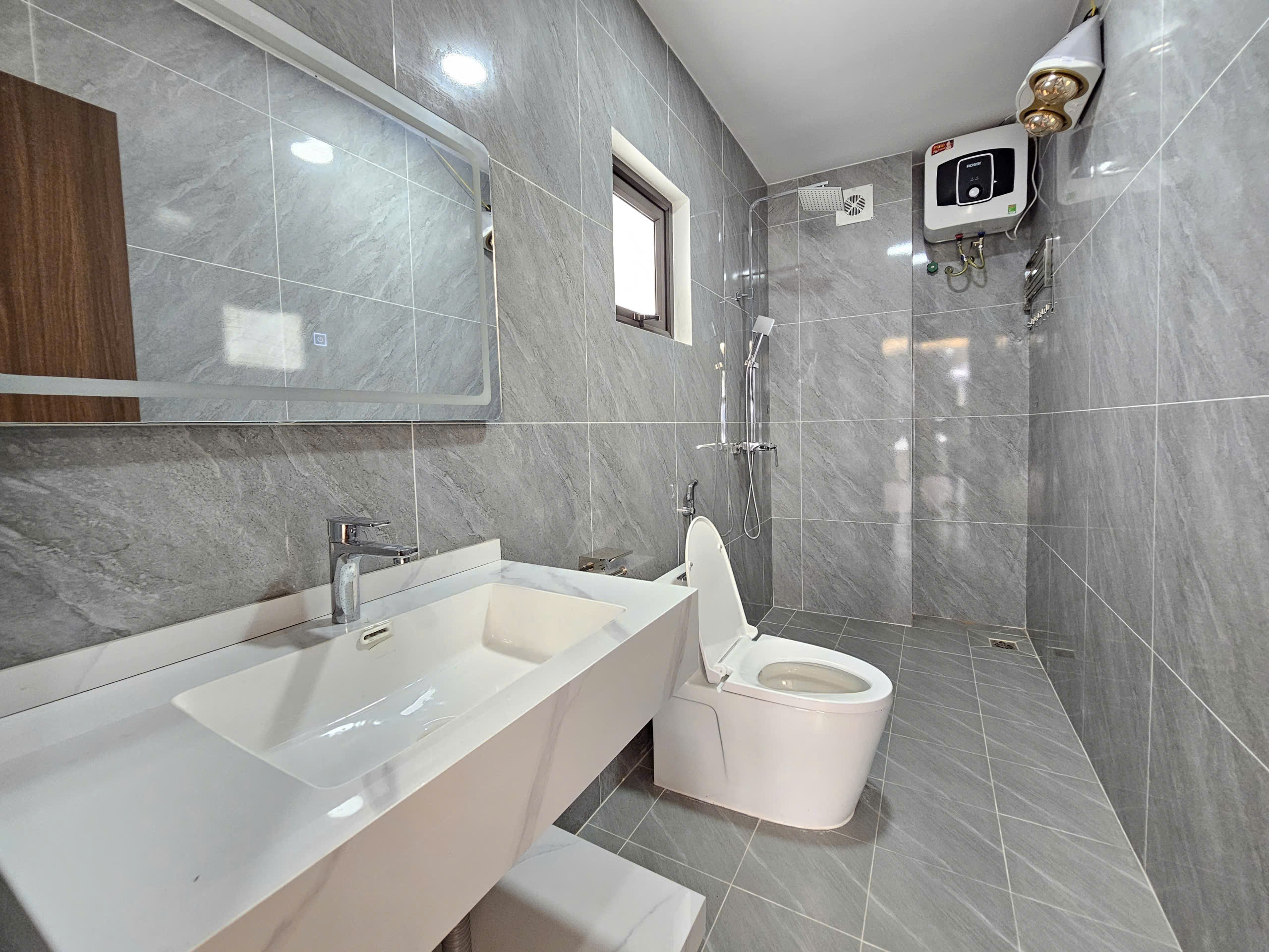 Bán nhà mặt ngõ phố Ngọc Trì, Thạch Bàn, 6 tầng, DT 52m2, MT 5m, tiện kinh doanh, buôn bán