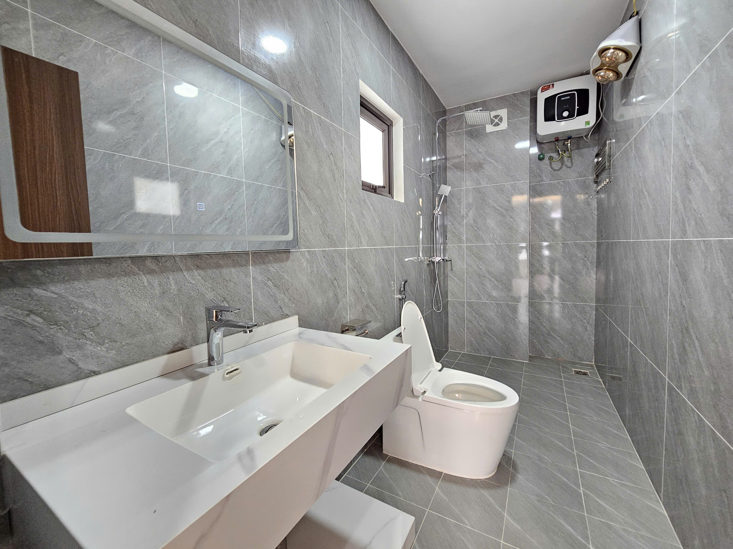 Bán nhà mặt ngõ phố Ngọc Trì, Thạch Bàn, 6 tầng, DT 52m2, MT 5m, tiện kinh doanh, buôn bán