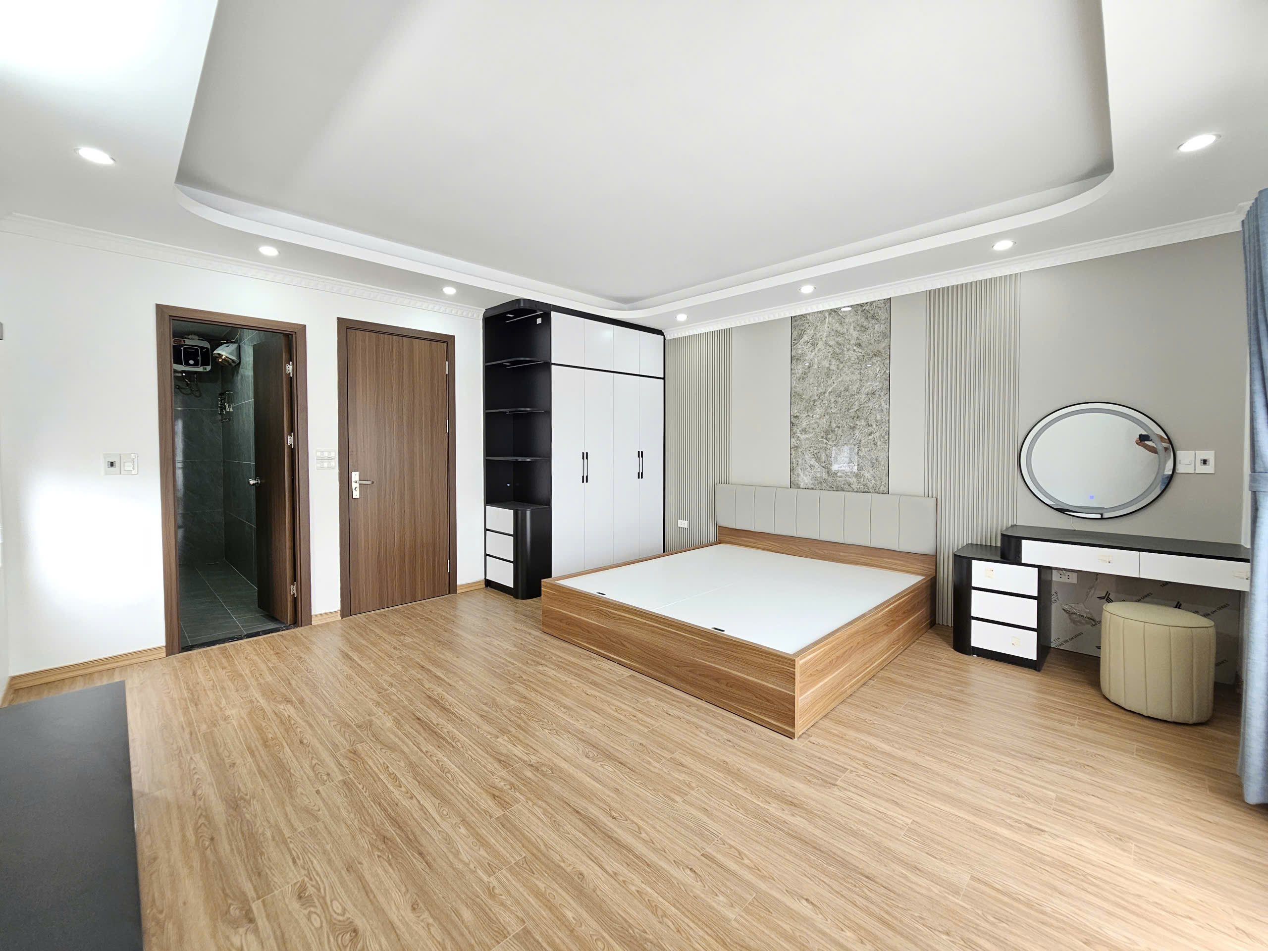 Bán nhà mặt ngõ phố Ngọc Trì, Thạch Bàn, 6 tầng, DT 52m2, MT 5m, tiện kinh doanh, buôn bán