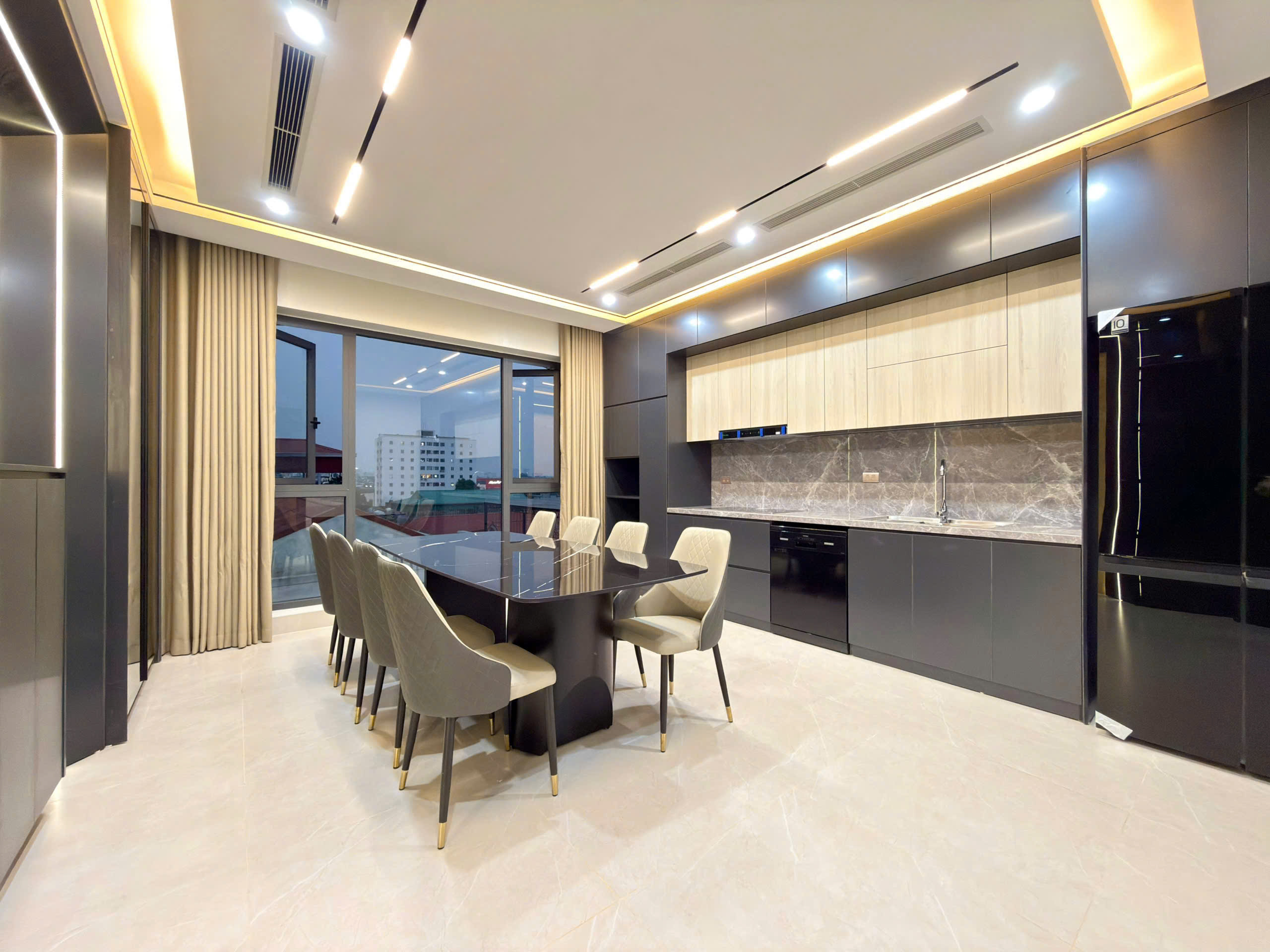 Bán nhà phân lô Thanh Am, Thượng Thanh, 6 tầng, DT 54m2, MT 4m, 4PN, đường 10m, 2026