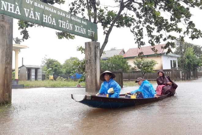 Hà Nội rét 18 độ C, nhiều tỉnh miền Trung tiếp tục mưa rất to