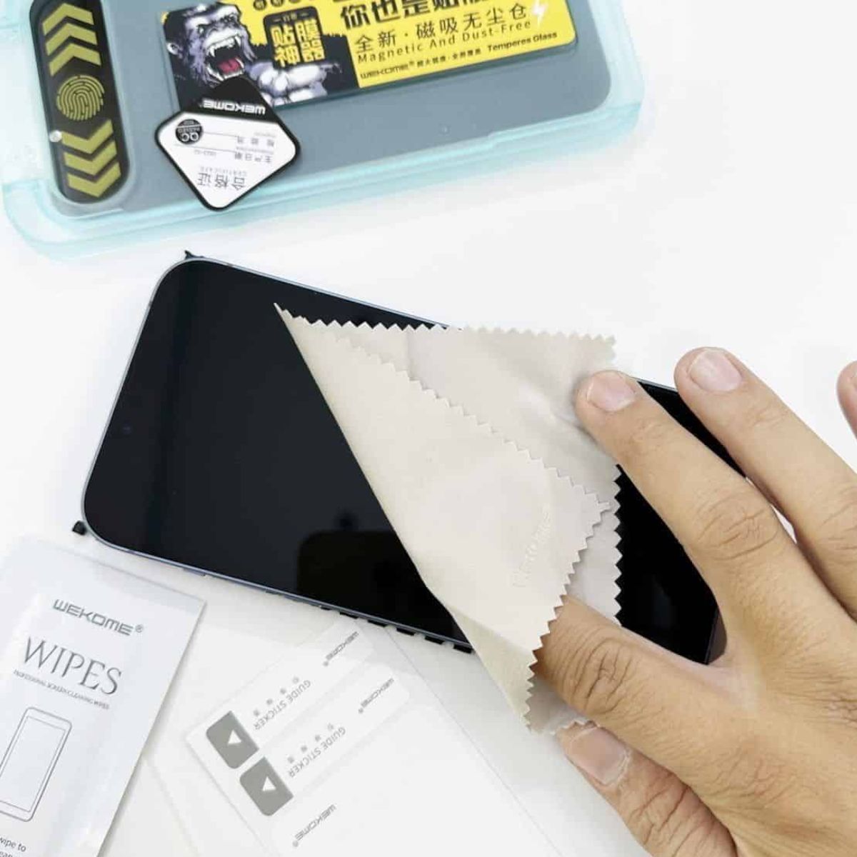 Kính cường lực chống nhìn trộm có khung tự dán KING KONG WTP-057 thương hiệu WEKOME cho tất cả các dòng iphone