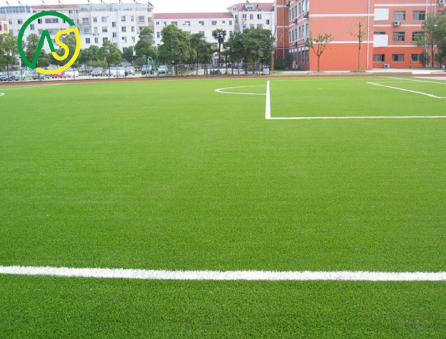 Ứng dụng sân cỏ nhân tạo trong thi công sân bóng