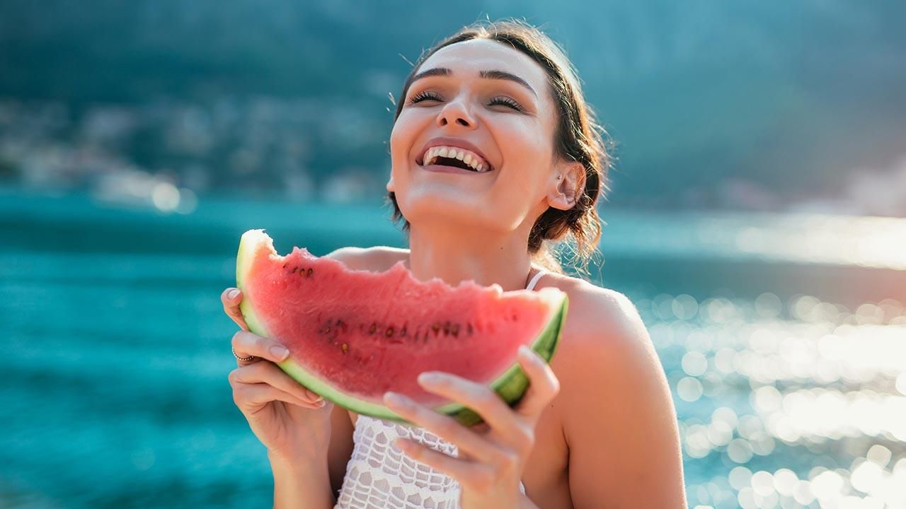 Mùa hè đến rồi, ăn trái cây gì để vừa ngon miệng vừa tốt cho sức khỏe?