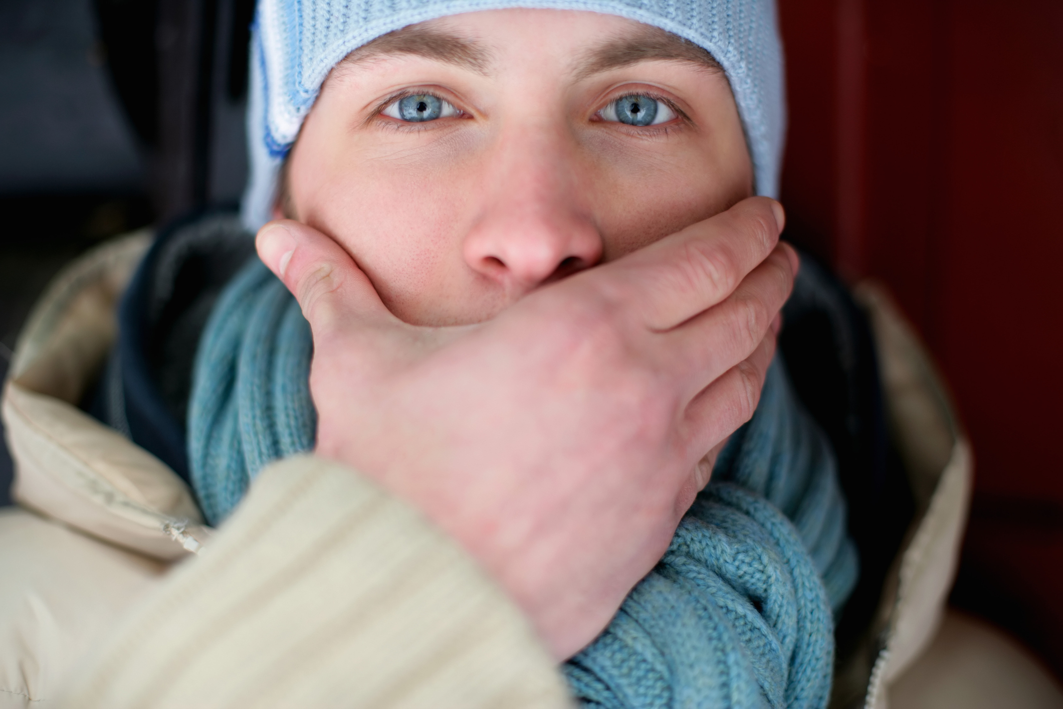 Câm: Nguyên nhân, triệu chứng và hướng điều trị hỗ trợ