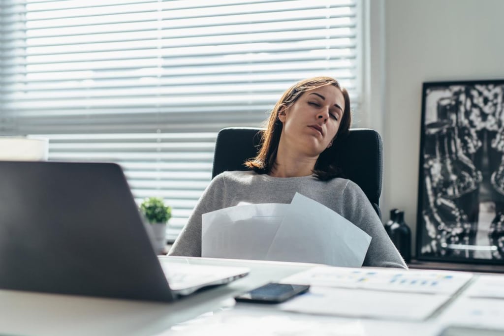 Hay mệt mỏi buồn ngủ, người uể oải: Dấu hiệu cảnh báo sức khỏe không nên bỏ qua