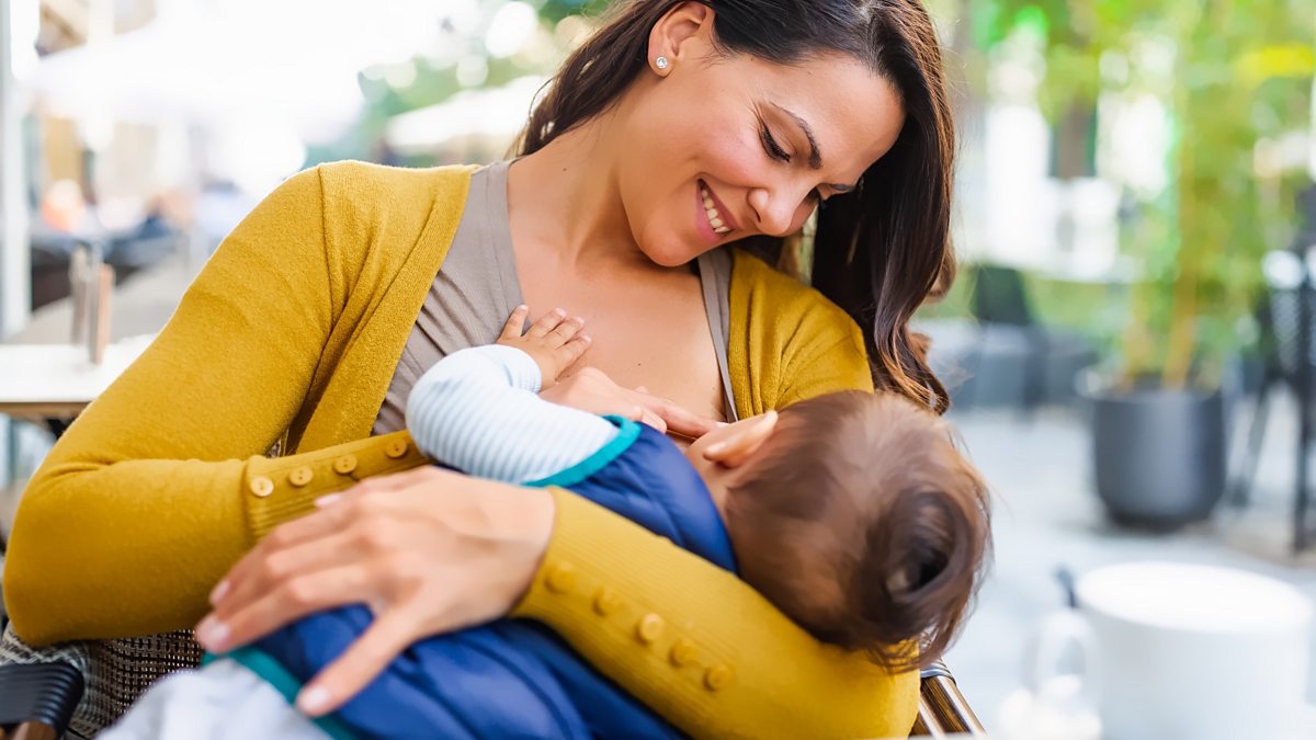 Ăn chân giò có thật sự mang lại sữa như lời đồn? Sự thật mẹ sau sinh cần biết