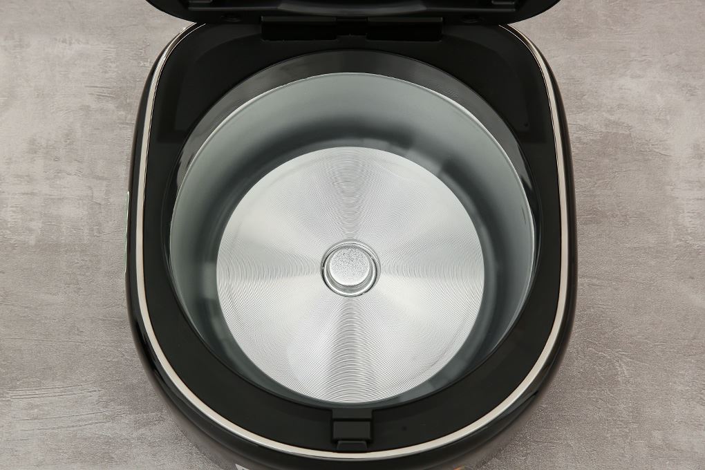 Nồi cơm điện tử Panasonic SR-DM104KRA