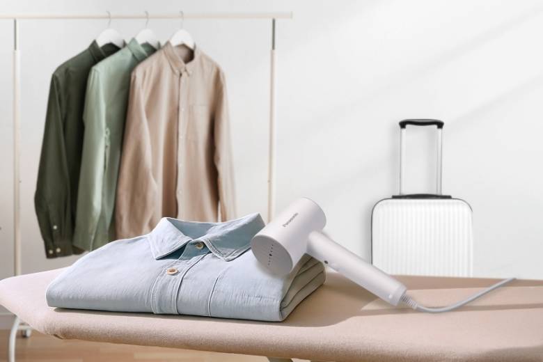 Bàn là hơi nước cầm tay Panasonic NI-GHD021WRA