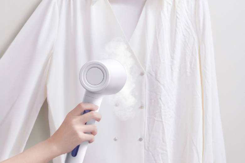 Bàn là hơi nước cầm tay Panasonic NI-GHD021WRA