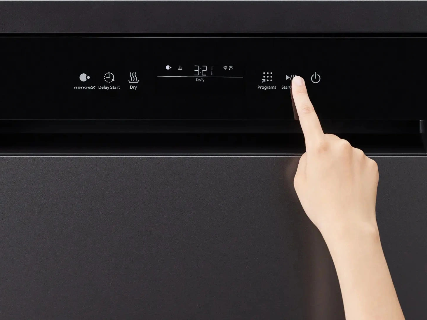 Máy rửa bát Panasonic 15 bộ NP-FMK16XEVN