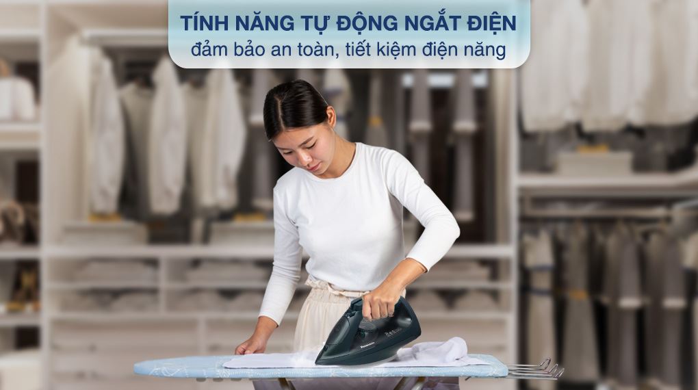 Bàn là hơi nước Panasonic 2400W NI-U450GRA