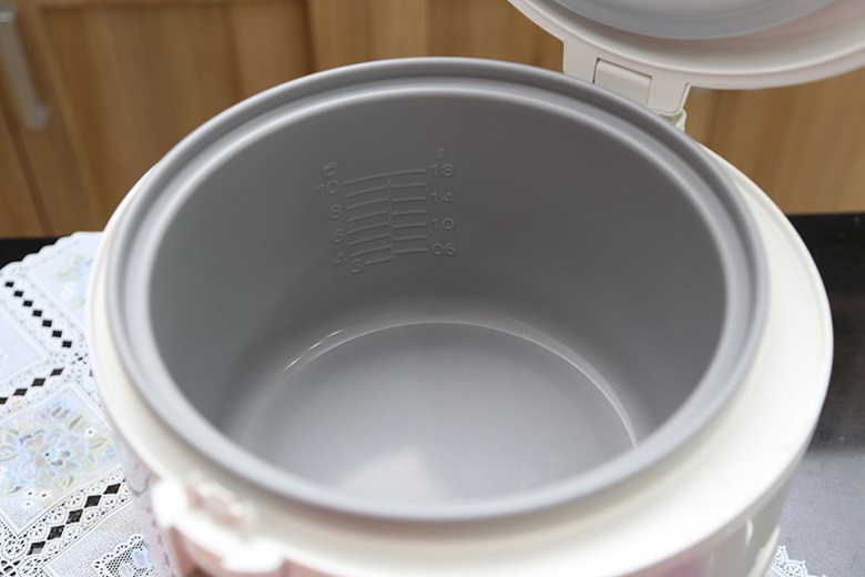 Nồi cơm điện Sharp 1.8 lít KS-N192ETV(SP)