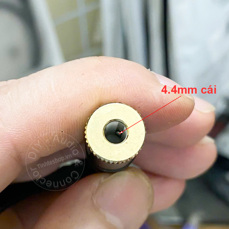 3.5mm single ended male to 4.4mm balanced female audio cable