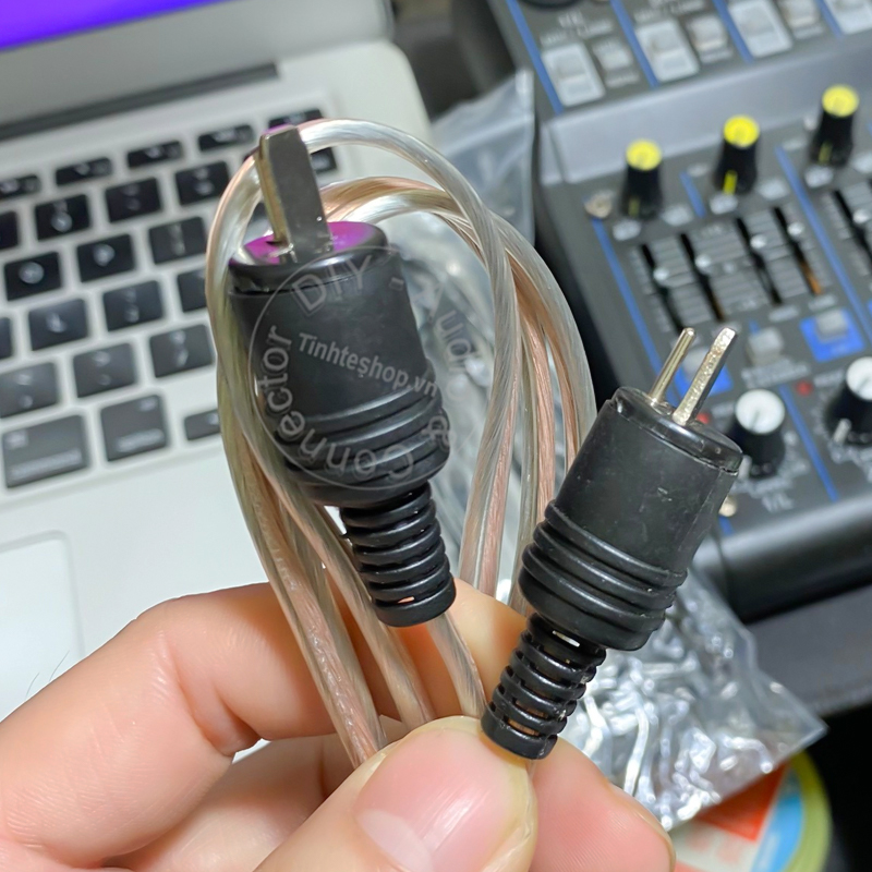Speaker cable to European amplifier din 2pin
