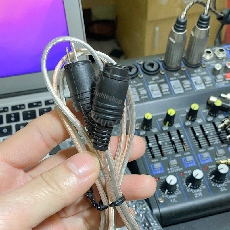 2-pin male to female speaker cable extension