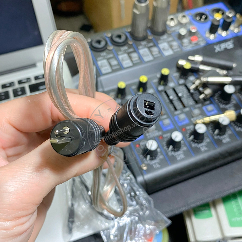 2-pin male to female speaker cable extension