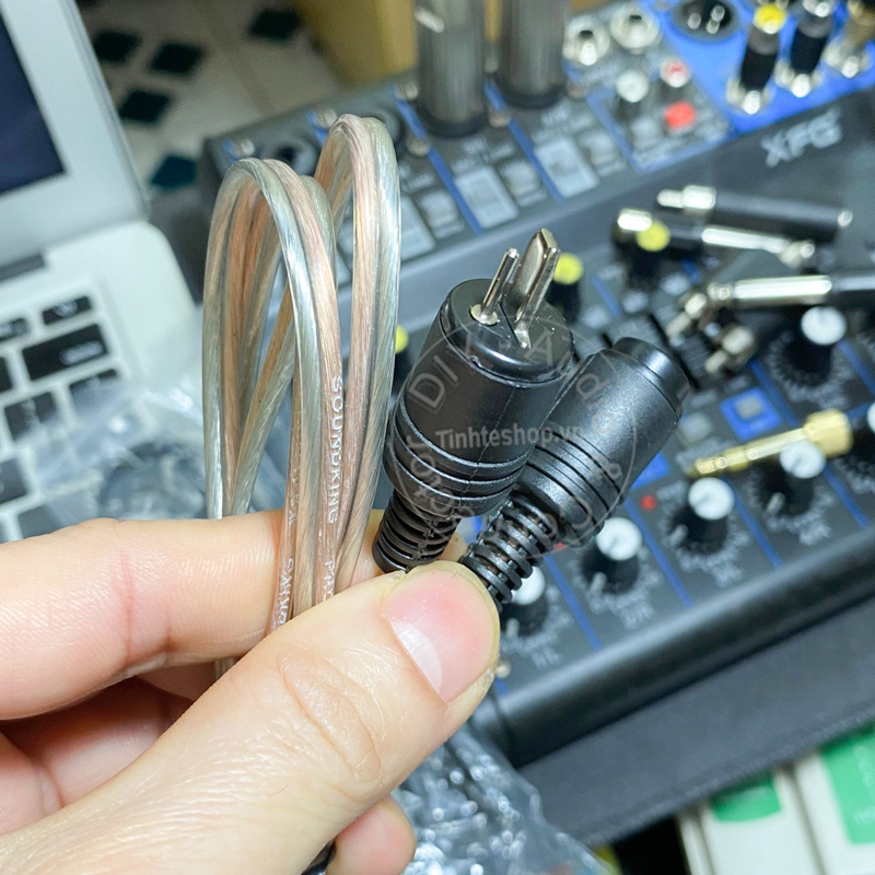 2-pin male to female speaker cable extension