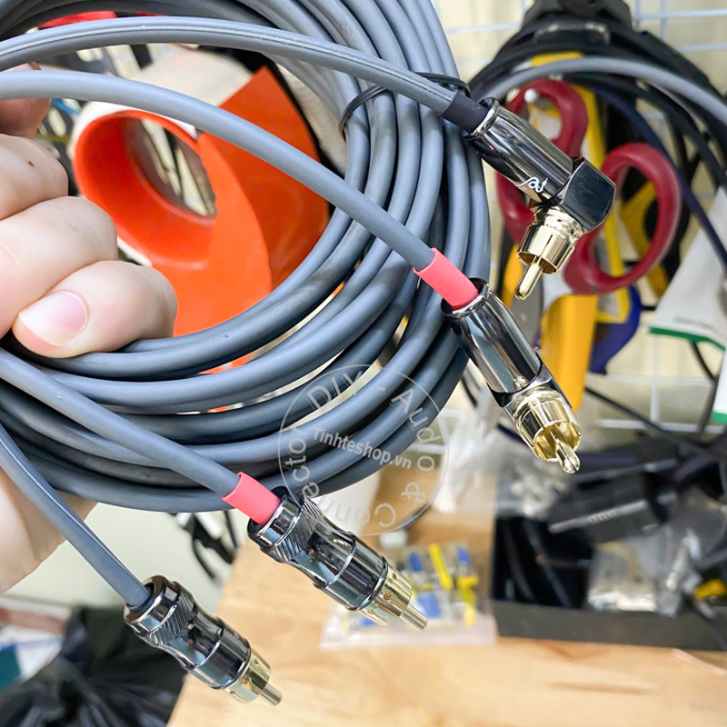 Dây AV làm từ cáp Monster cable