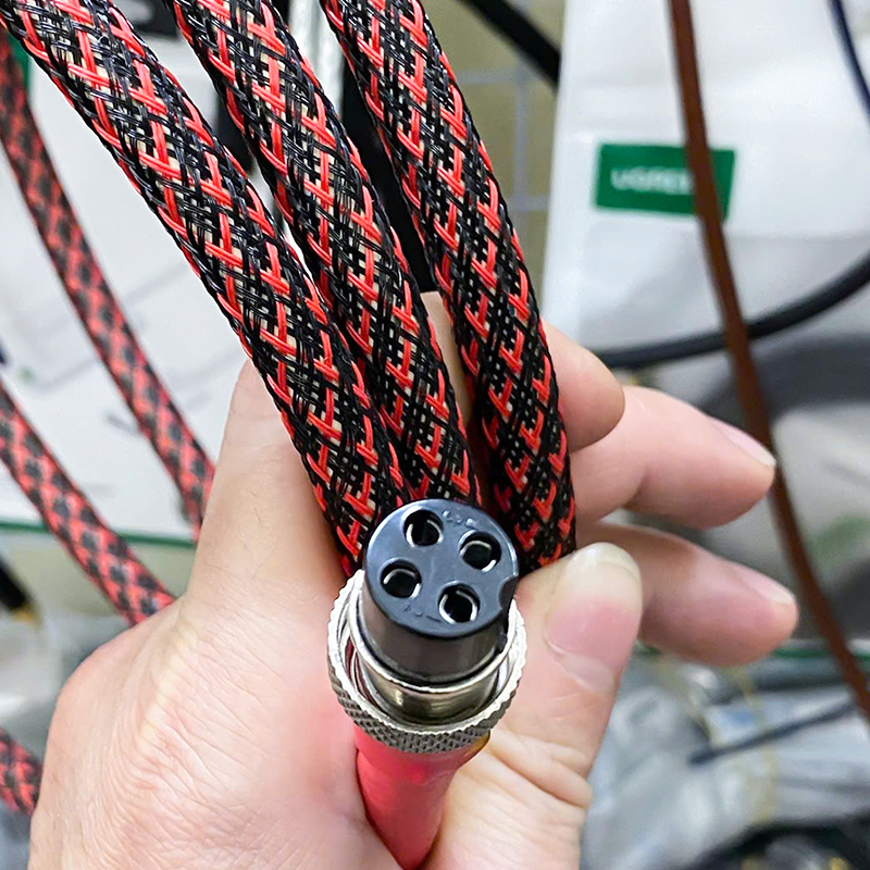 Cáp cắm 2 loa Hivi Swan d300