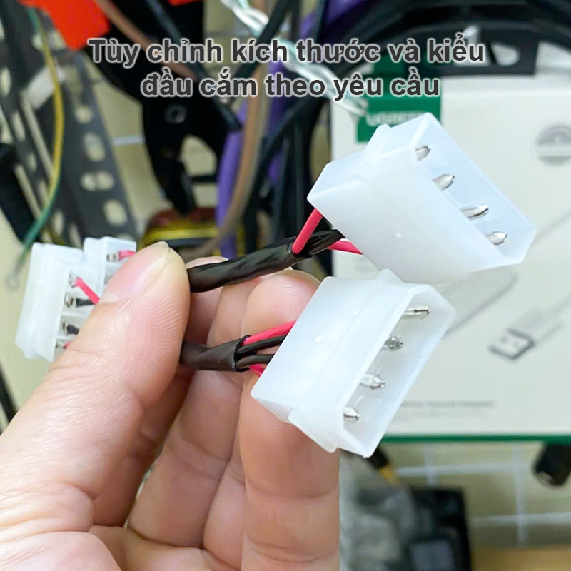 4-pin male IDE power cable for connecting computers and hard drives/optical drives.