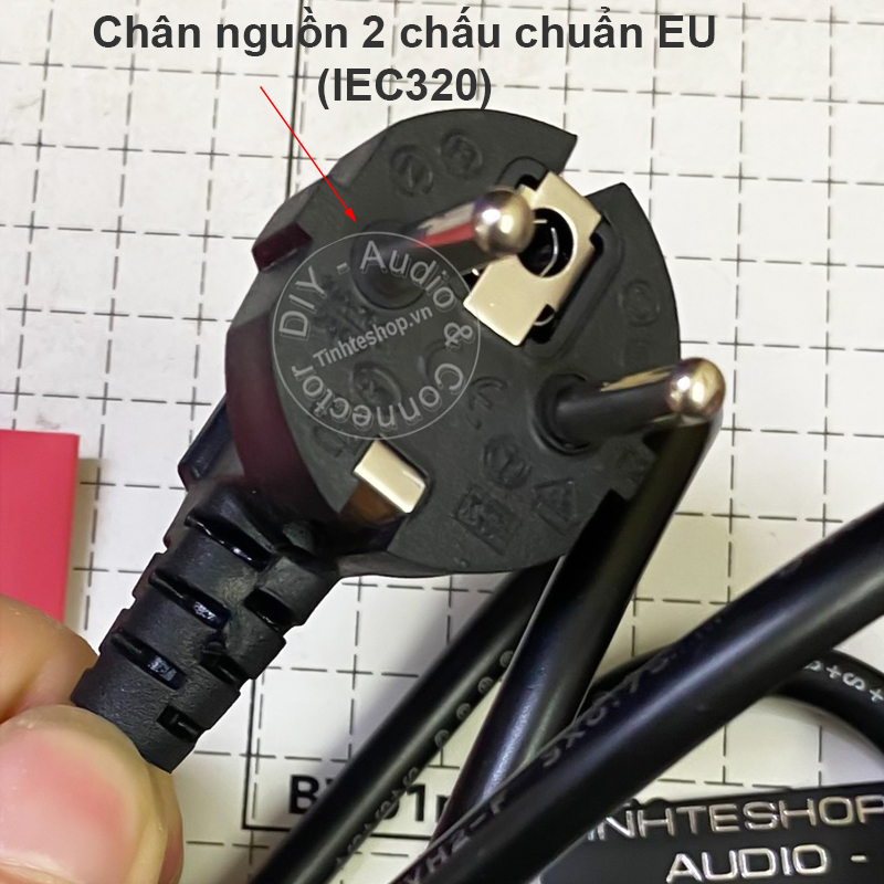 IEC320 to C7 power cable