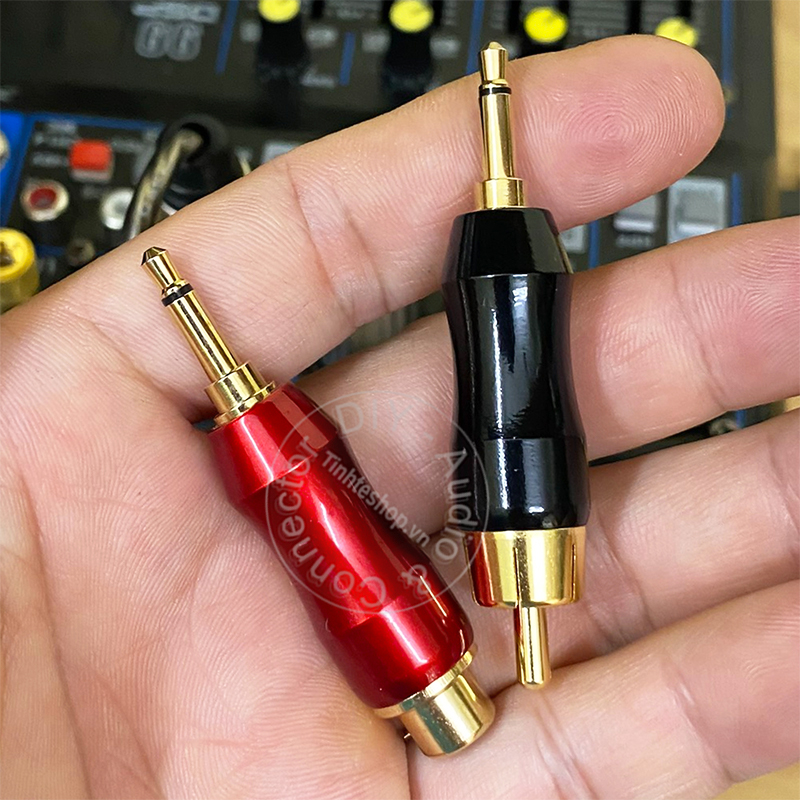 DIY male 3.5mm mono to RCA adapter