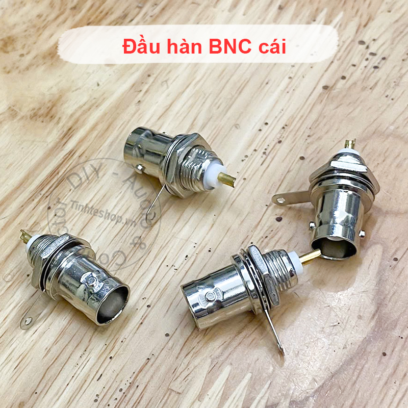 Đầu BNC cái hàn vào tủ kỹ thuật ổ cắm âm tường