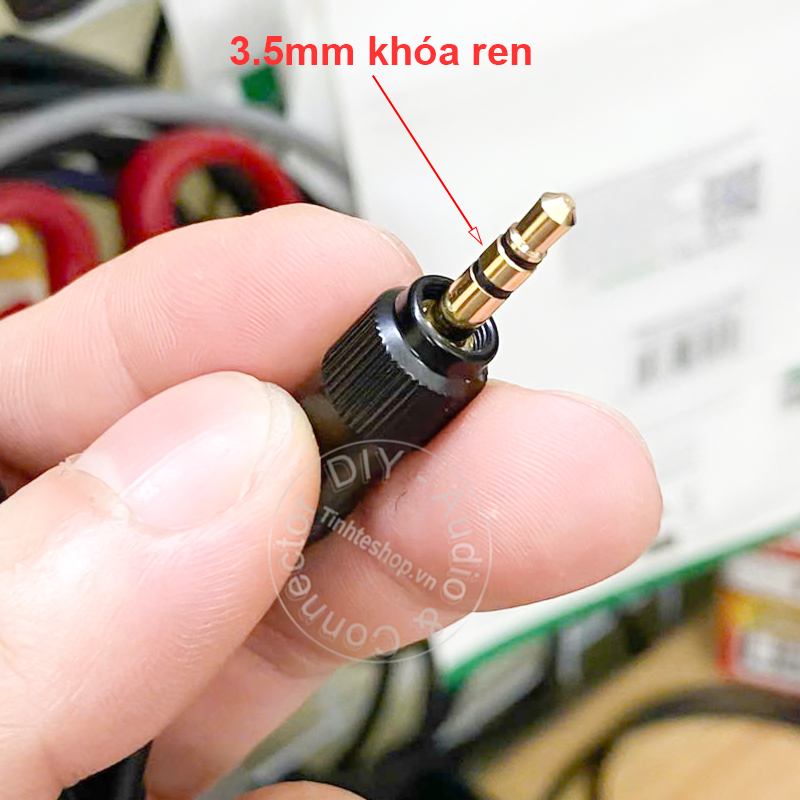 XLR female to 3.5mm locking