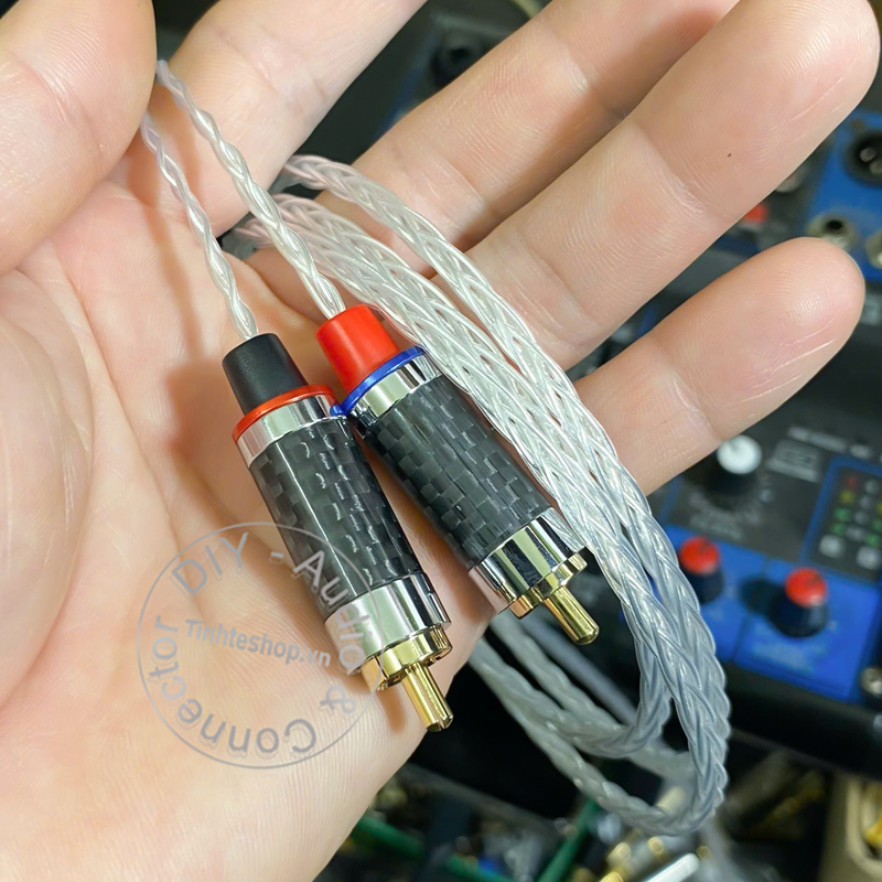 AUX to 2 RCA audio cable with silver-plated copper core