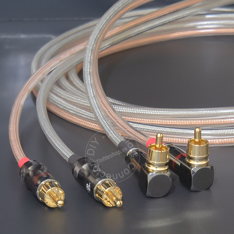 Lotus cable with 90 degree angle and straight plug