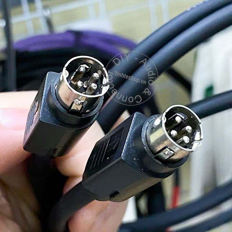DIN 4 speaker cable