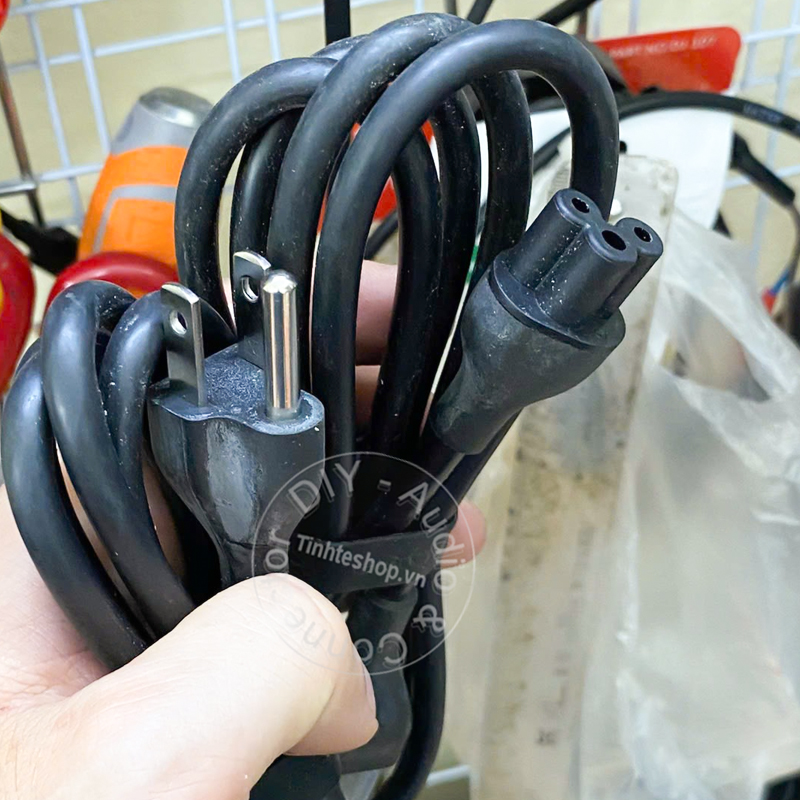 Dây nguồn NEMA 5-15P sang C5