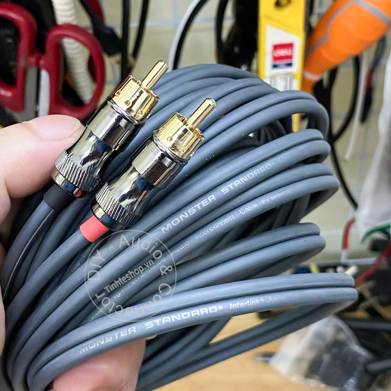 Dây AV làm từ cáp Monster cable