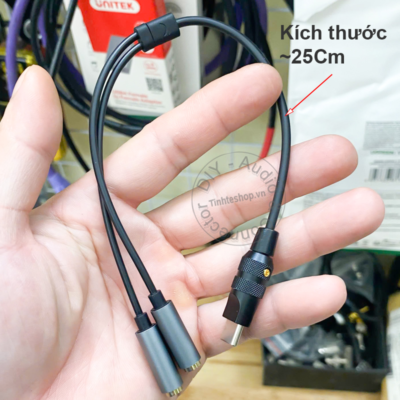 32-bit 384KHz DAC with USB Type-C to 2 x 3.5mm female audio jacks for simultaneous use with two headphones or speakers.