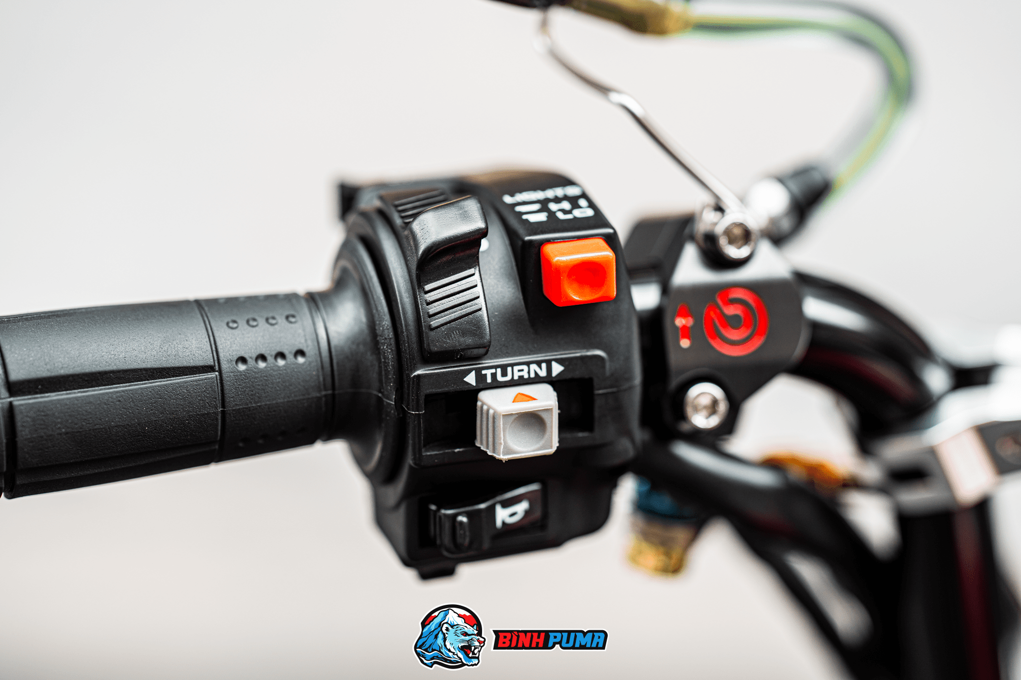 Cùm Công Tắc Trái Daytona