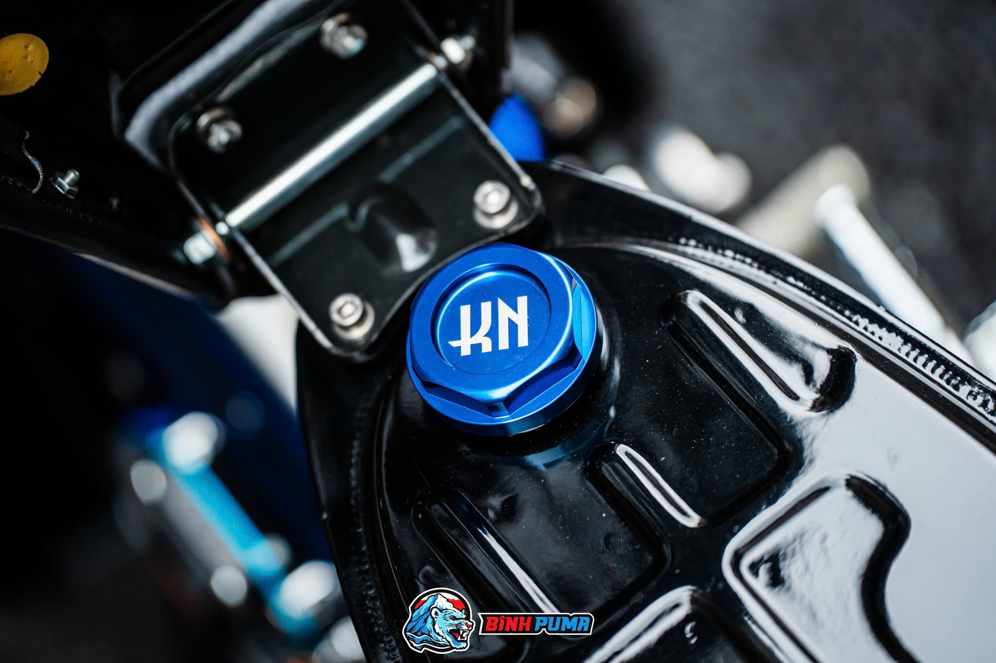 Nắp xăng KN màu xanh dương
