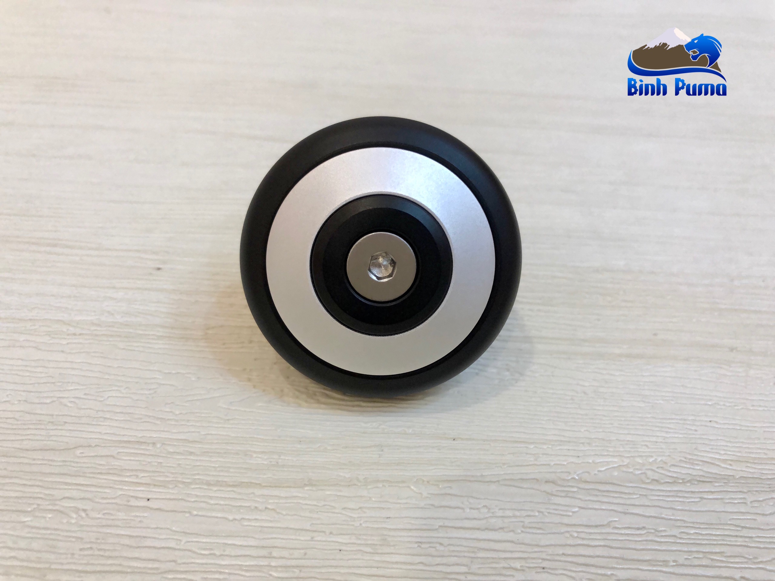 Nắp chụp cốt bánh xe trước BIKERS.