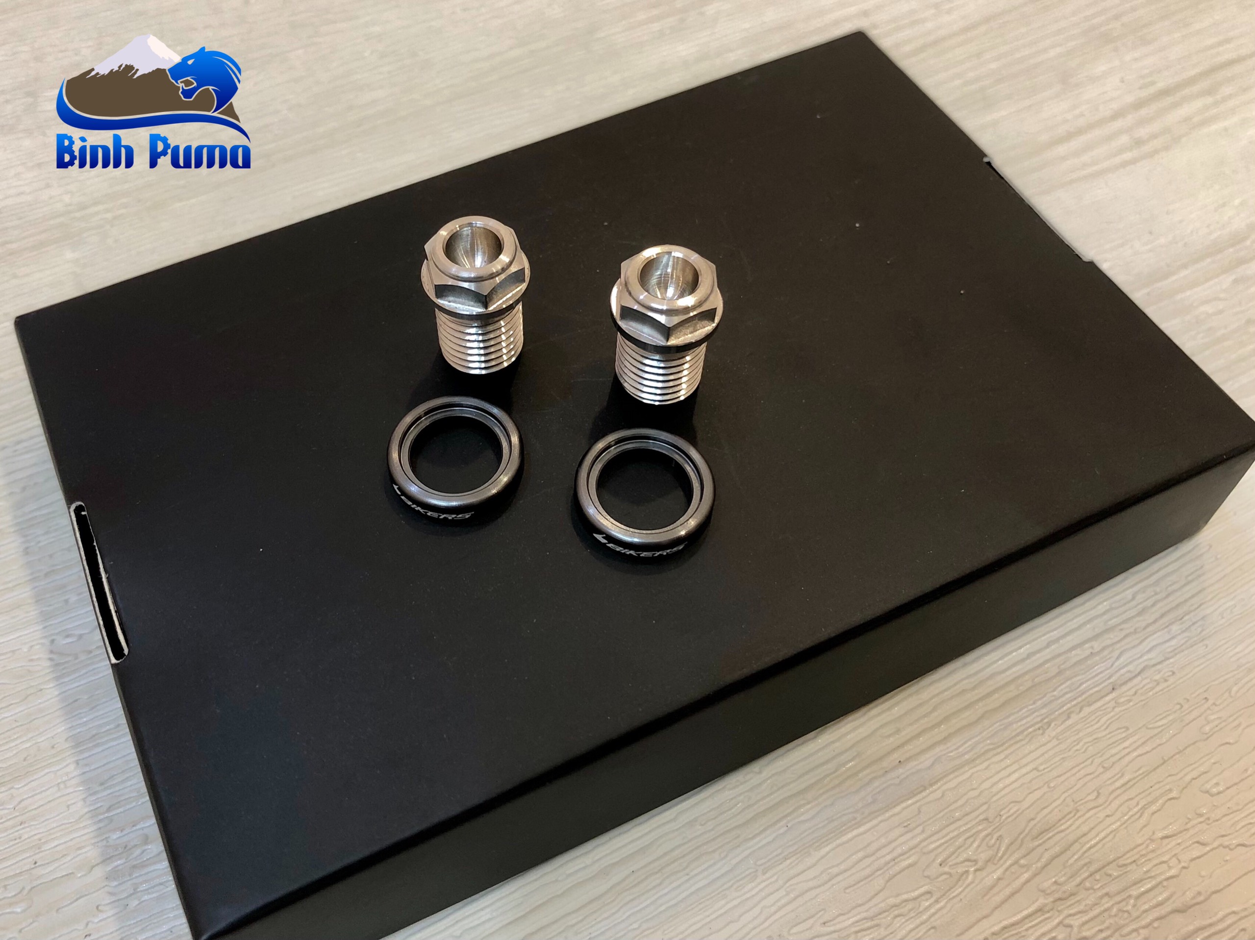 Ốc bắt chân kính BIKERS 10mm.