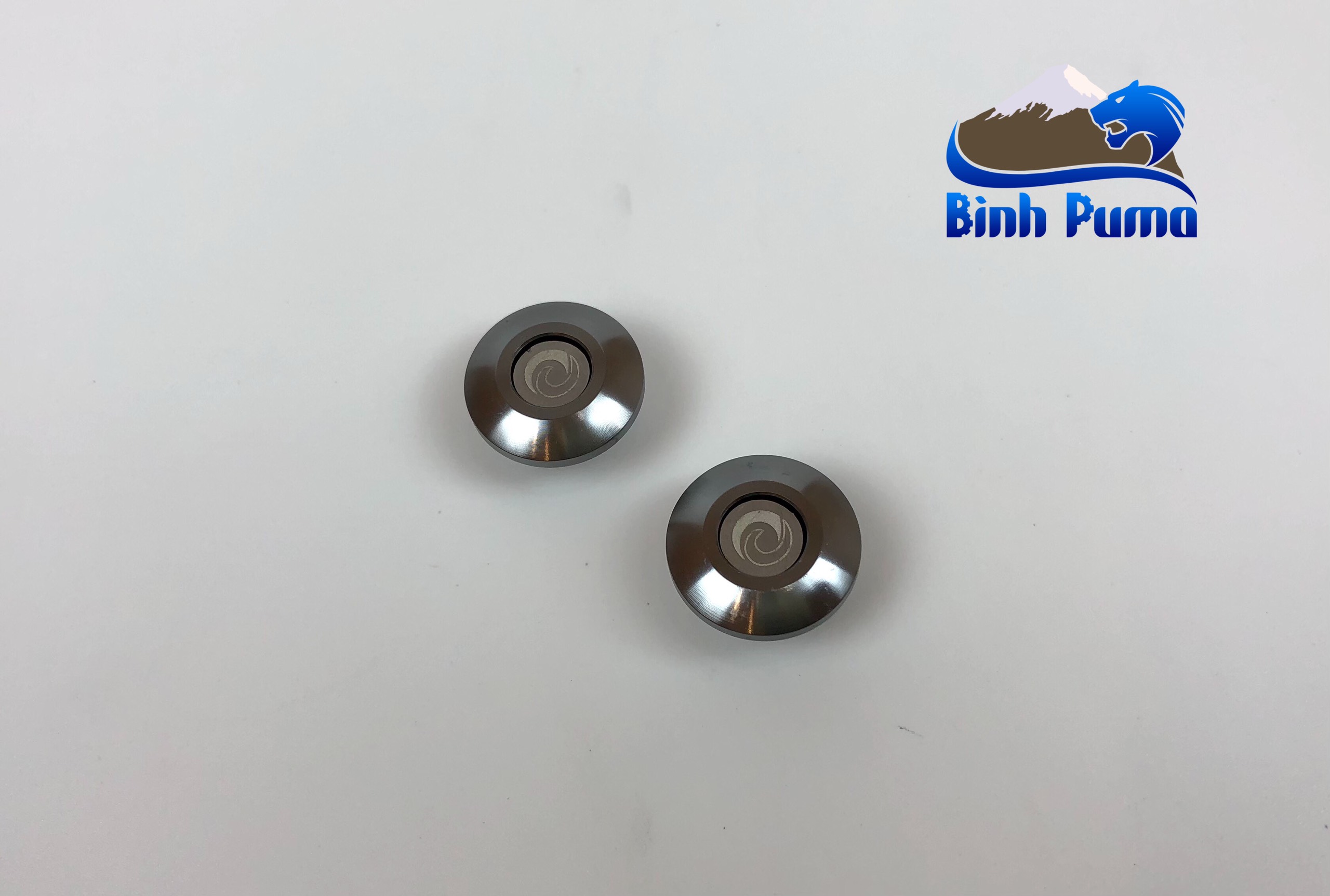 Bộ ốc chân kính REVOLUTION 10mm.