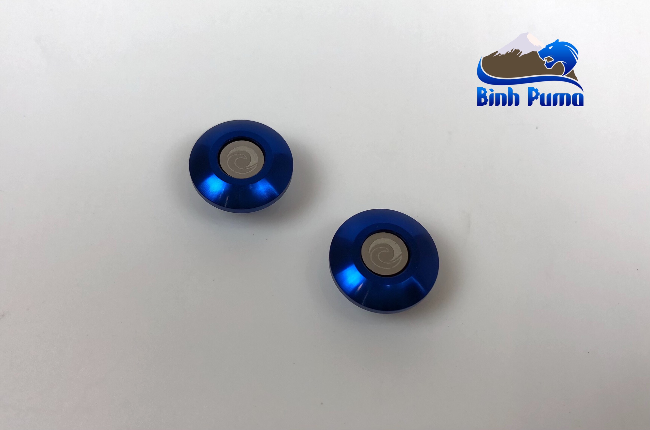 Bộ ốc chân kính REVOLUTION 10mm.
