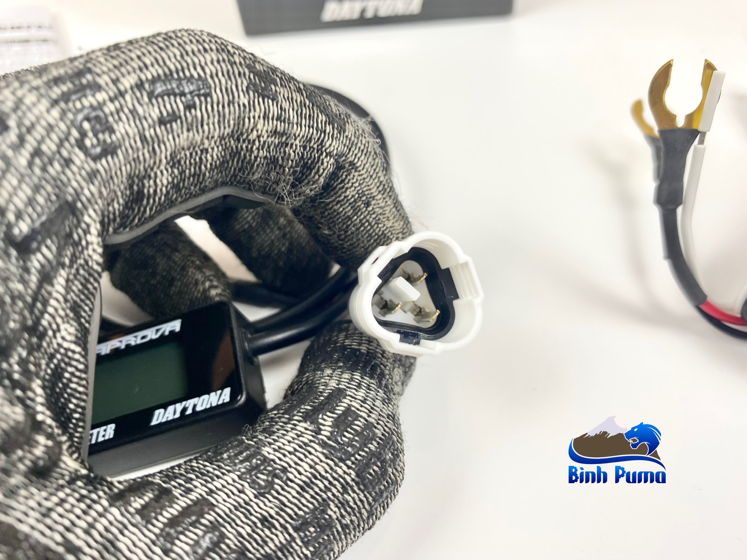 Đồng Hồ Báo Volt Daytona
