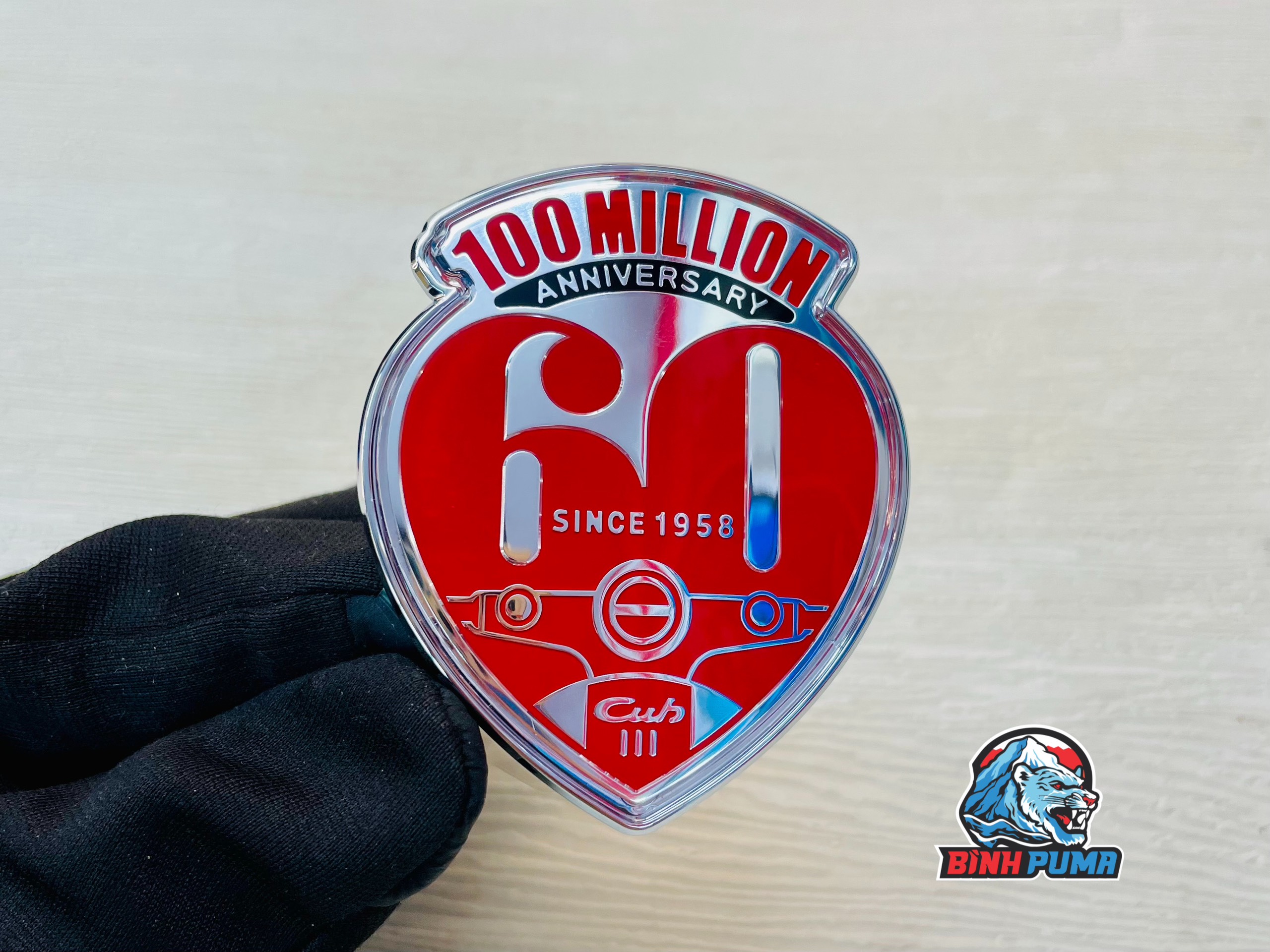 Tem logo Honda Cub kỷ niệm 60 năm